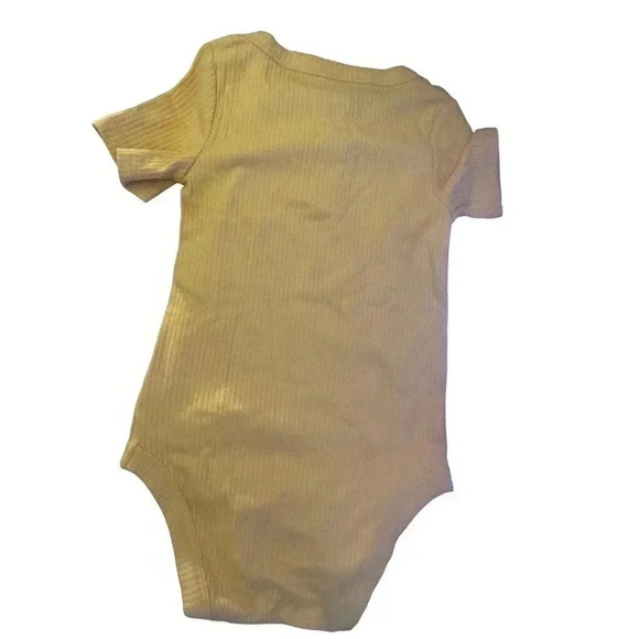 cat and jack outfit with yellow shirt and blue with hearts size 18 months - Picture 4 of 4